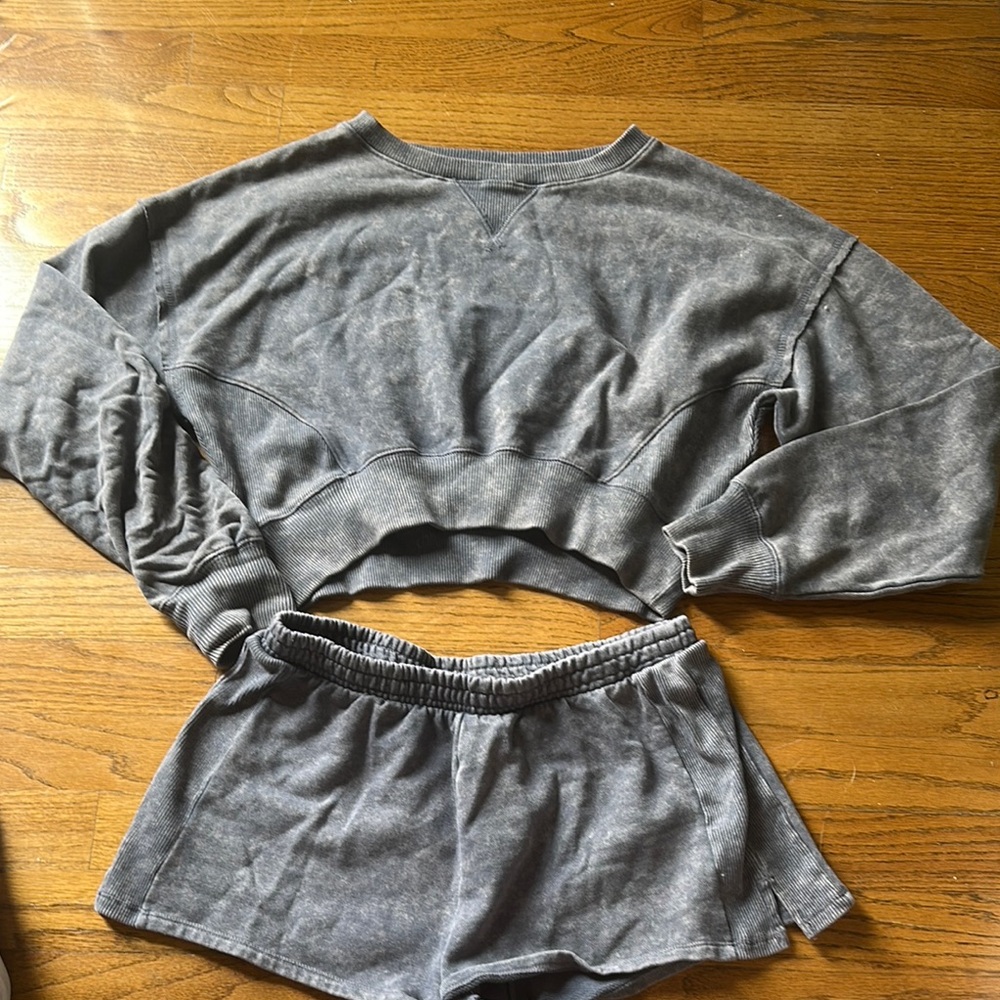 AEROPASTALE Charcoal Sweatshirt